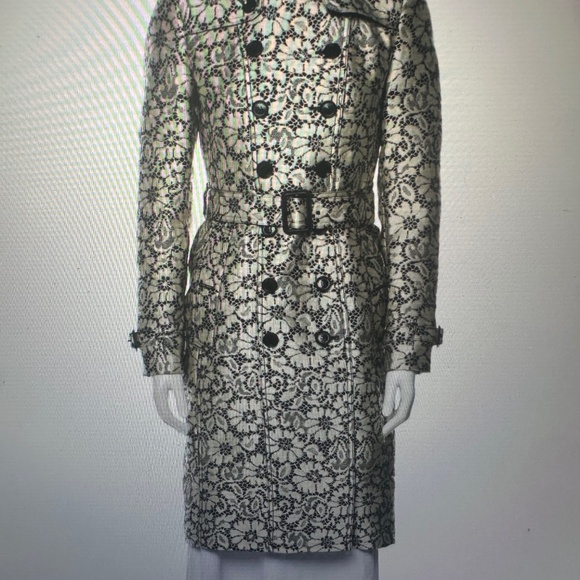 Burberry London Lace Pat. SILK/Plystr Trench Coat - MSRP. $1350.00 - SIZE 4 - Picture 5 of 16